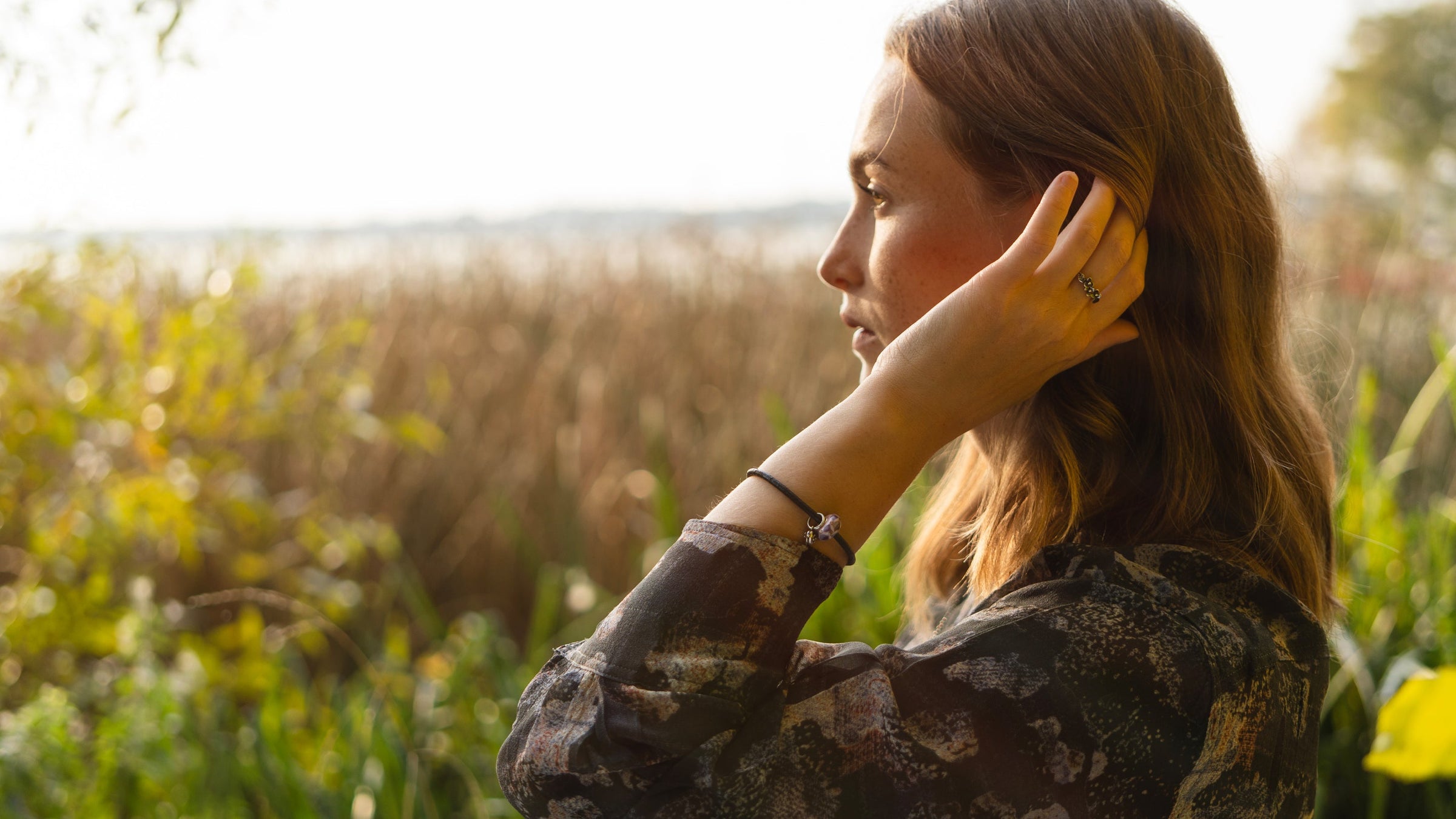 Model with Valentine's Day release leather bracelet 2025